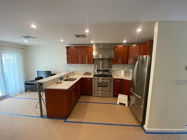 2nd image of 2854 W 31st St
