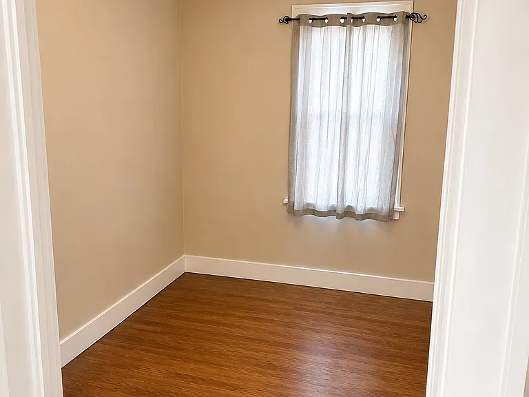 1103 Lickliter St — Photo 3