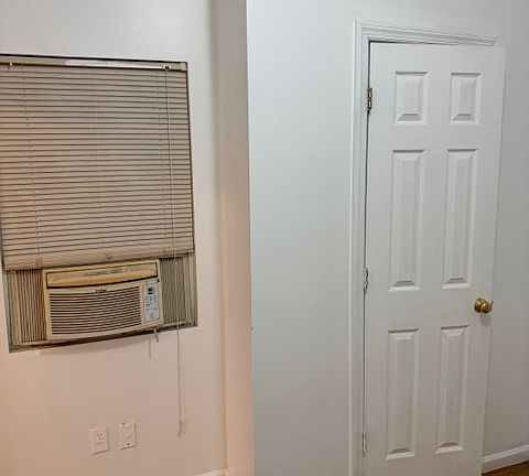 3rd image of 99 Elm St APT 1