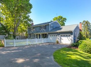 12 Edgemere Rd, Marblehead, MA 01945