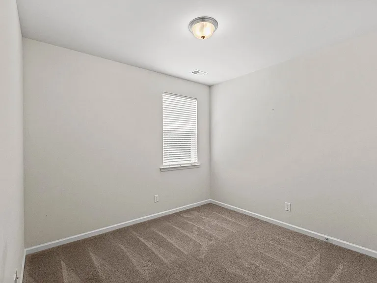 810 Lenox Dr — Photo 5