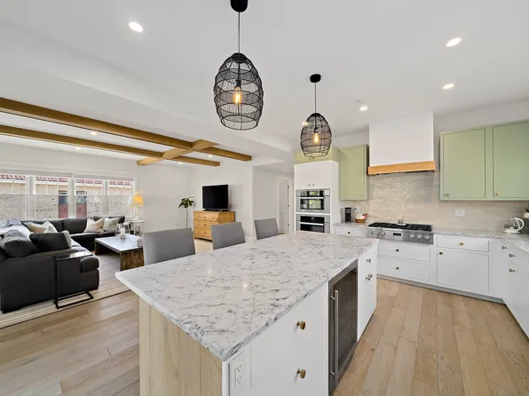 144 Linden St #2, Wellesley, MA 02482