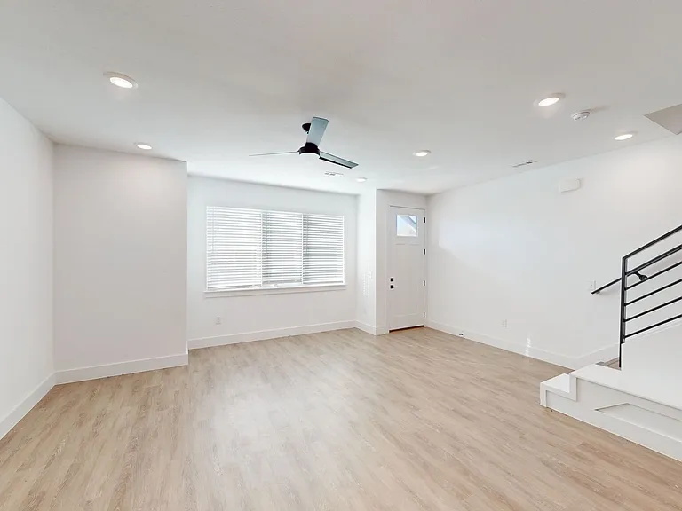 3200 SW 2nd St — Photo 46