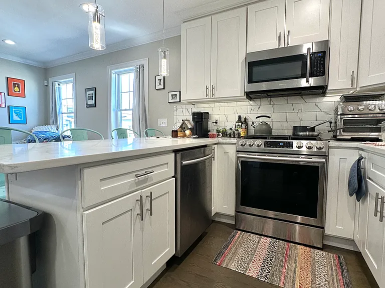 80 Cottage St #3 — Photo 5