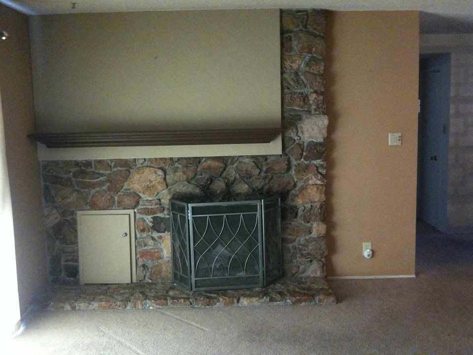 2nd image of 1230 Muir Dr