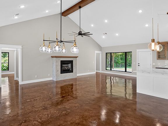 4th image of 5040 N Farm Road 195