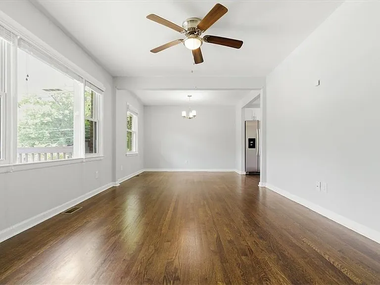 2705 Lincoln Ct NW — Photo 6