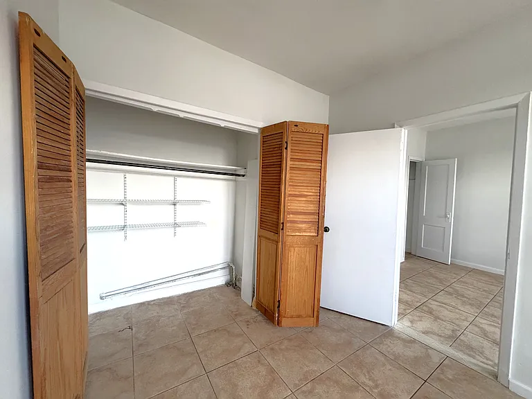 2027 Stillwell Ave #3F — Photo 5