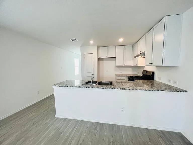 2906 Millican Dr — Photo 11