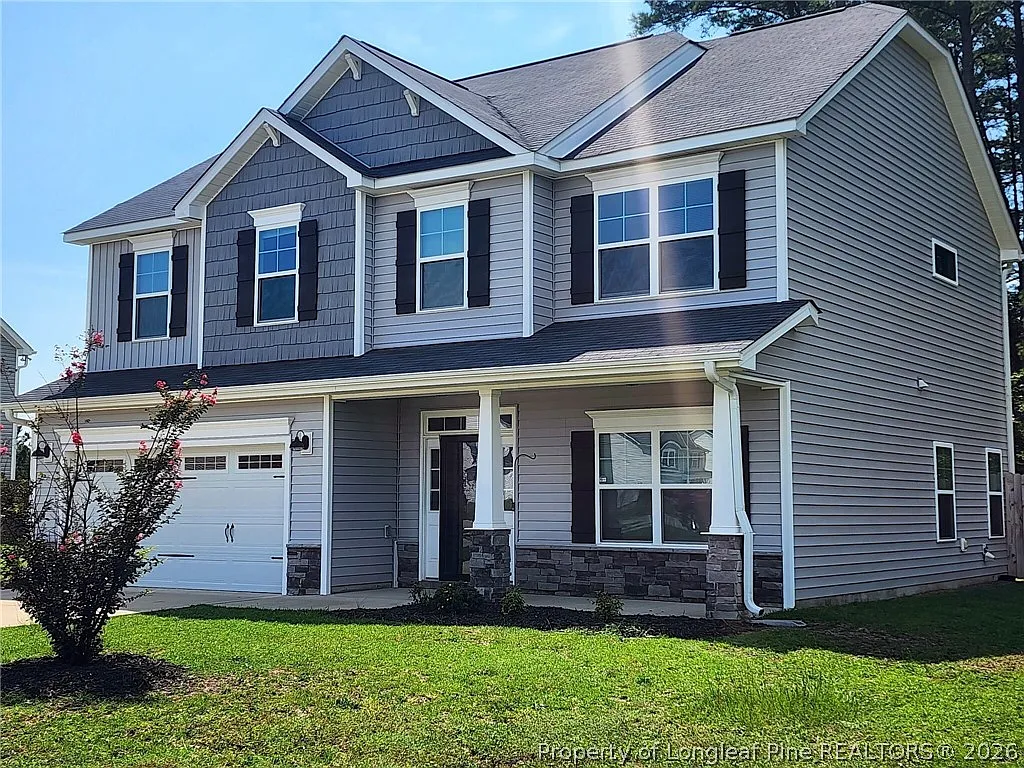 4 bed, 2.5 bath, 2200 sqft, $2,250 — Photo 1