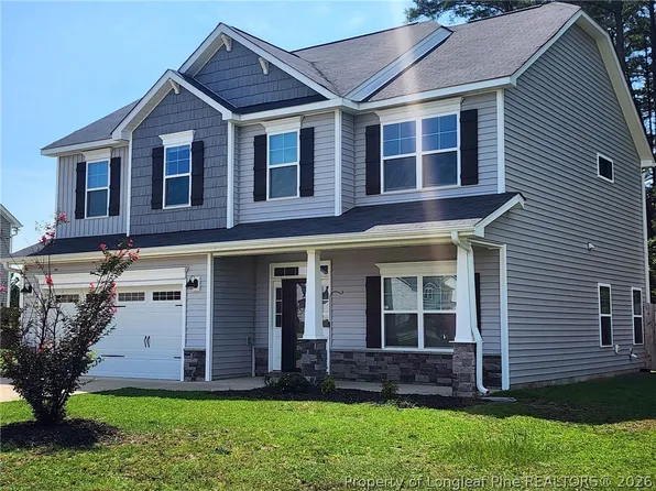 3846 Standardbred Dr, Hope Mills, NC 28348