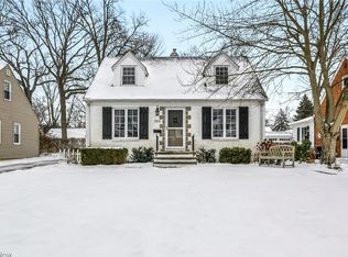 559 Oakmoor Rd, Bay Village, OH 44140