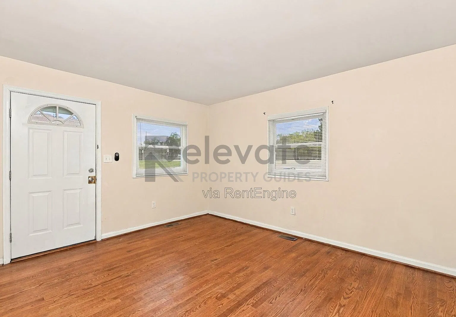 2 bed, 1.0 bath, 624 sqft, $995 — Photo 2