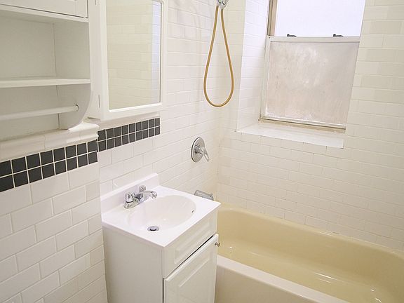5th image of 703 W 184th St APT B