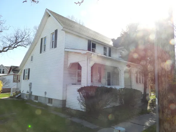 171 8th St, Manistee, MI 49660