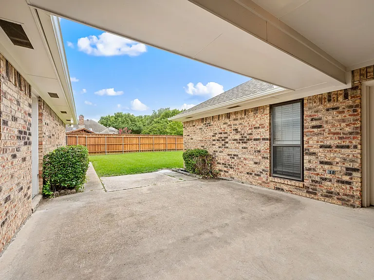 1802 Campbell Trl — Photo 38