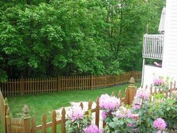 4th image of 42 Garden Walk Dr