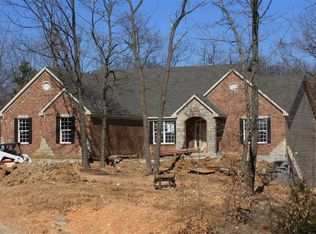 3826 Hawks Rest Rd, Pacific, MO 63069