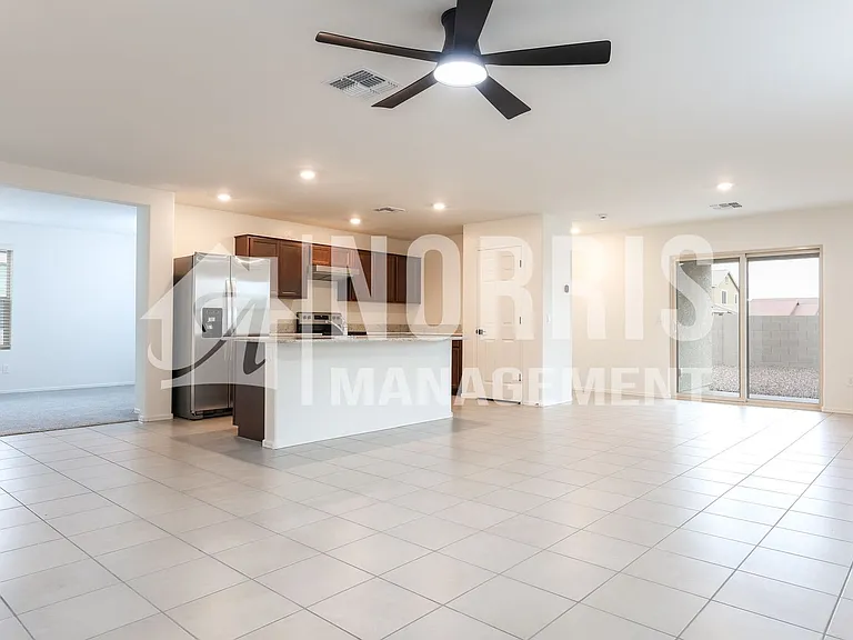 2897 N Rosewood Ln — Photo 7