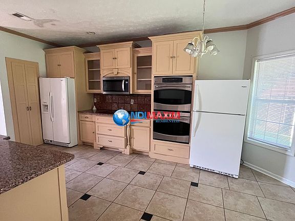 4th image of 2832 Oak Vista Way