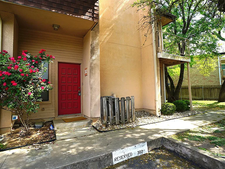 8418 Fathom Cir #C-302 — Photo 2
