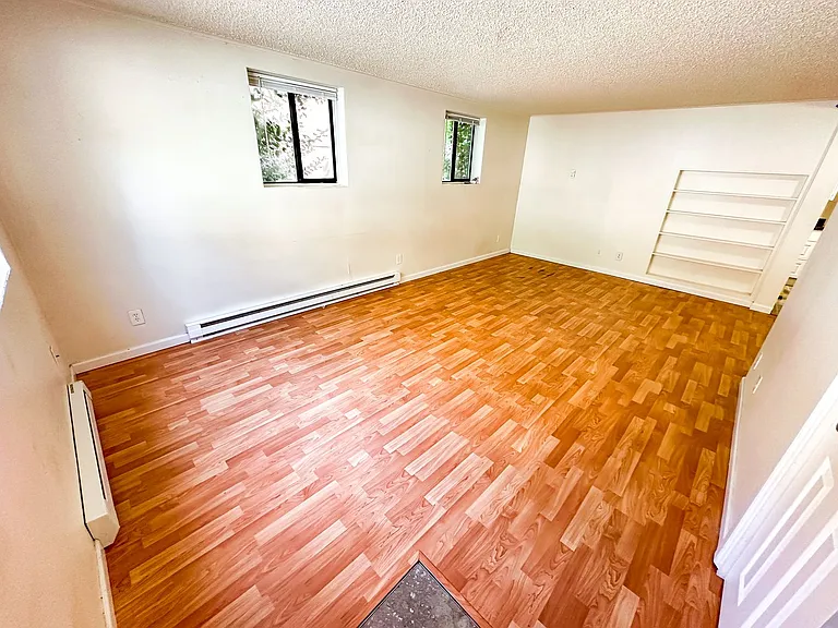 5241 15th Ave NE — Photo 7