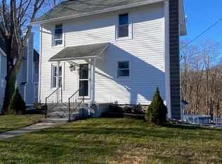 18 Blake St, Essex, CT 06442