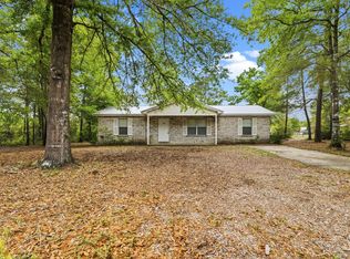 487 Woodlawn Rd, Freeport, FL 32439