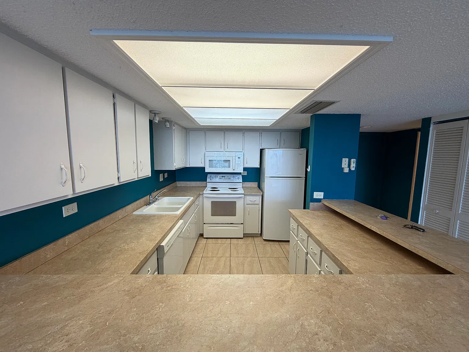 1 bed, 1.5 bath, 885 sqft, $2,000 — Photo 3