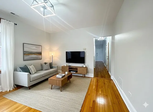 1041 N Hermitage Ave #2W — Photo 5