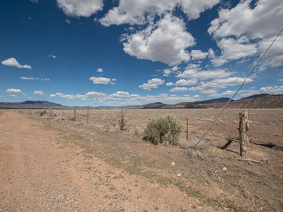 4th image of On 800 West Rd