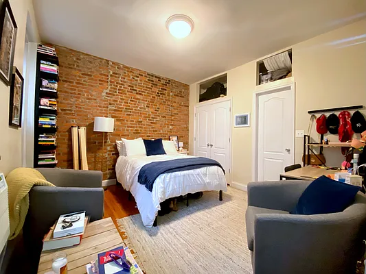 Rented by Bond New York | media 9