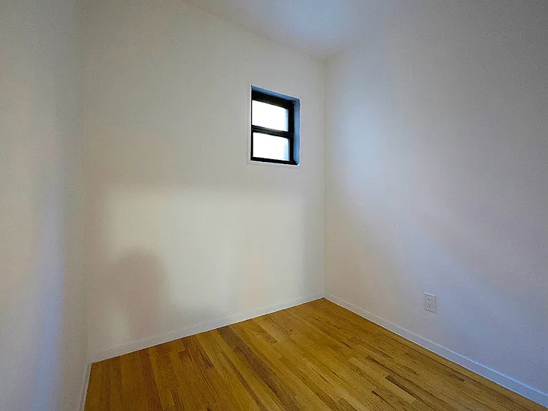 443 E 6th St #2 — Photo 5