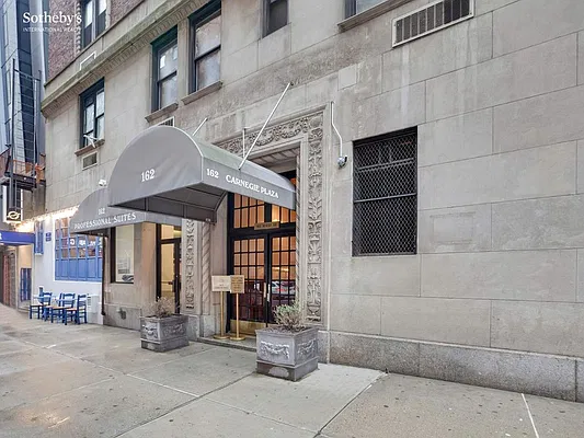 Rented by Sotheby's International Realty | media 12