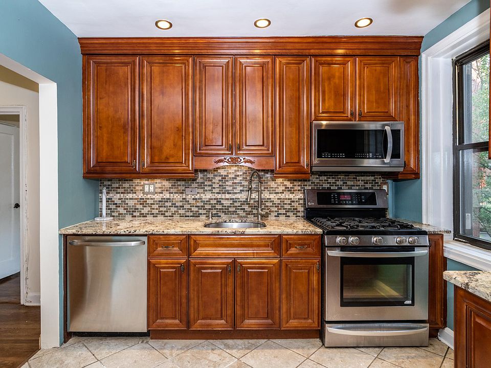 1st image of 222 Larchmont Ave #2C