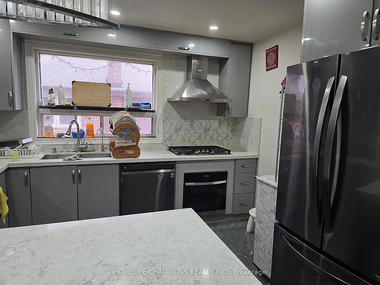 701 N Brimorton Dr NE — Photo 6