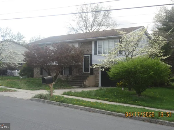 312 Sarhelm Rd, Harrisburg, PA 17112