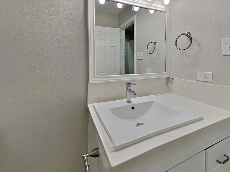 2314 Pebbledowne Cir — Photo 19
