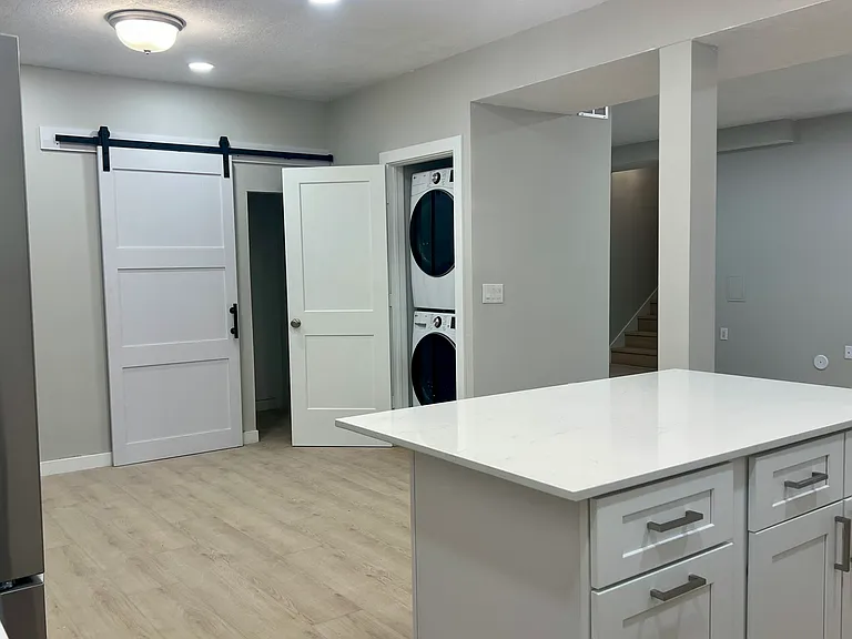 1115 E 400 N — Photo 8