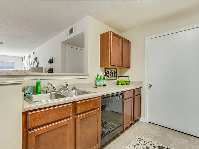 Forest Trail Apartment Homes — Photo 20