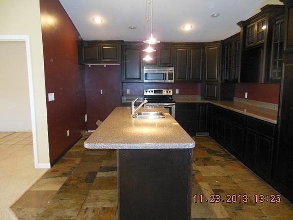 4th image of 559 Foster Ln