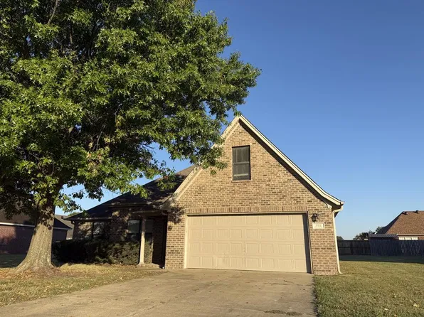 905 Rue Royale Dr, Marion, AR 72364