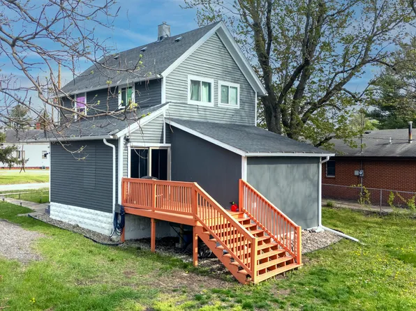 104 S Lowe St, Dowagiac, MI 49047