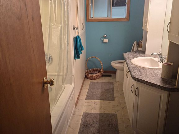 4th image of 28 Bridle Path Rd