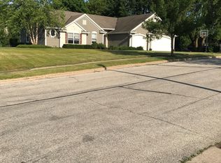 408 Leanore Ct, Pewaukee, WI 53072