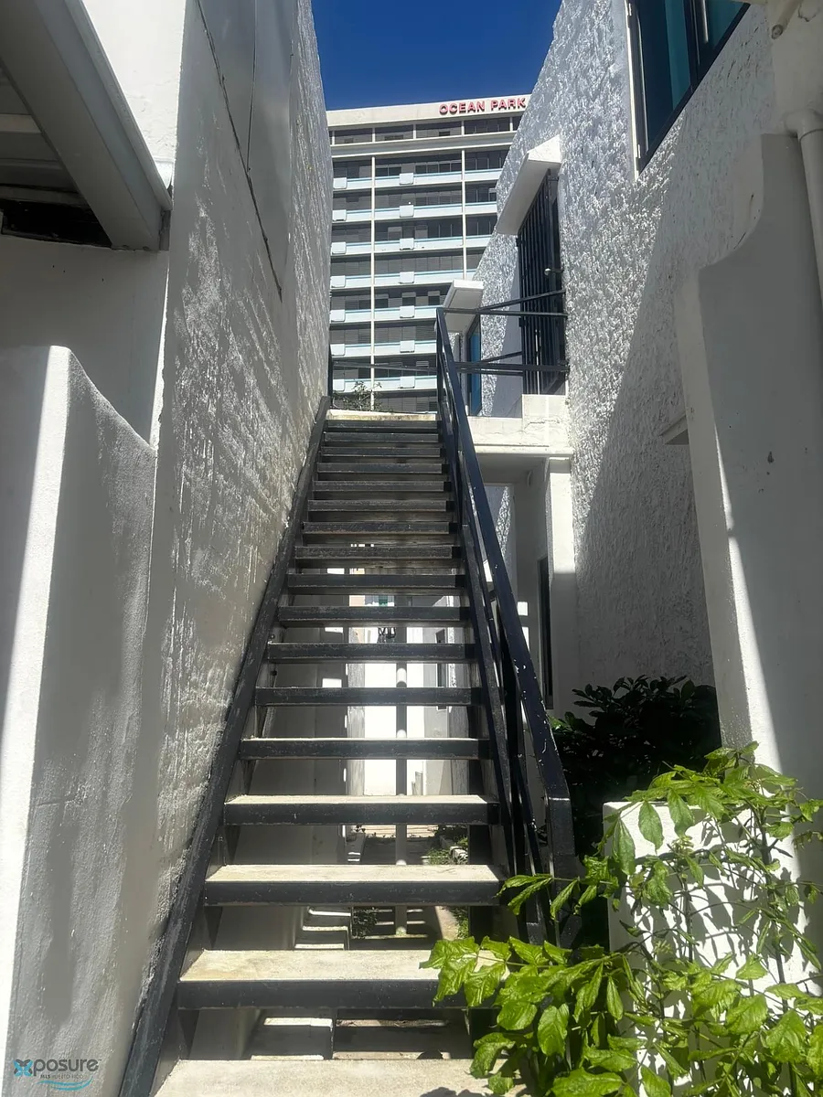 Building Photo - 1117 Calle Colony #2L