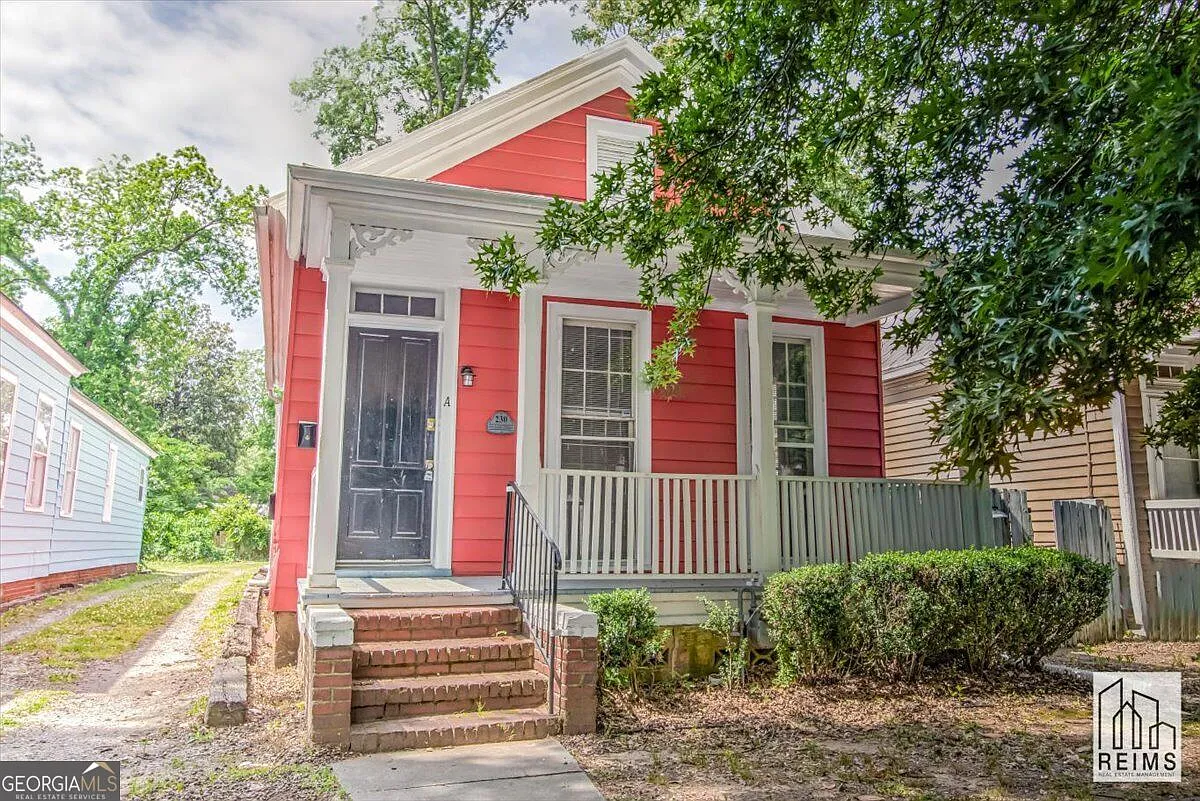 1 bed, 1.0 bath, 750 sqft, $920 — Photo 1