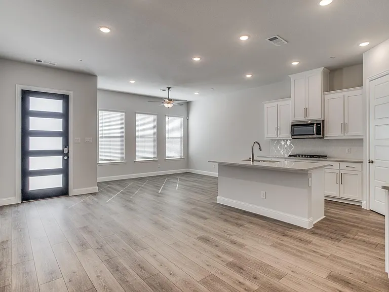 4628 Piedras Lanzar Dr — Photo 3