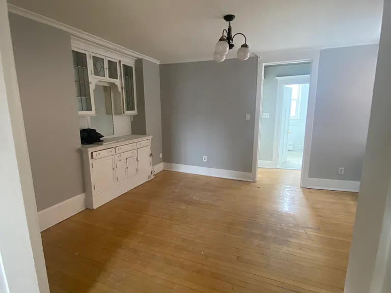 351 Elgin St #B — Photo 4