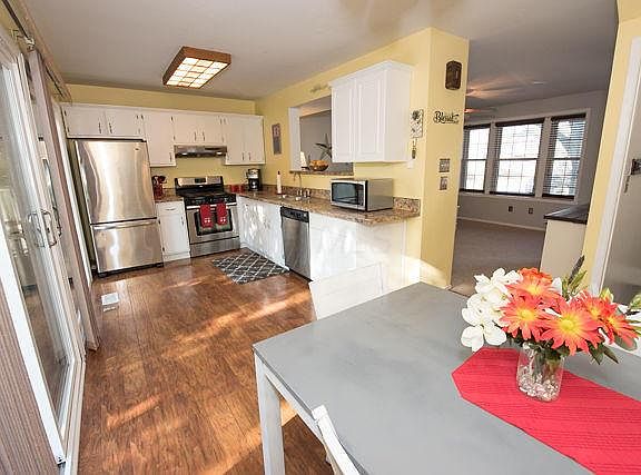 3rd image of 7615 Charlesway Dr
